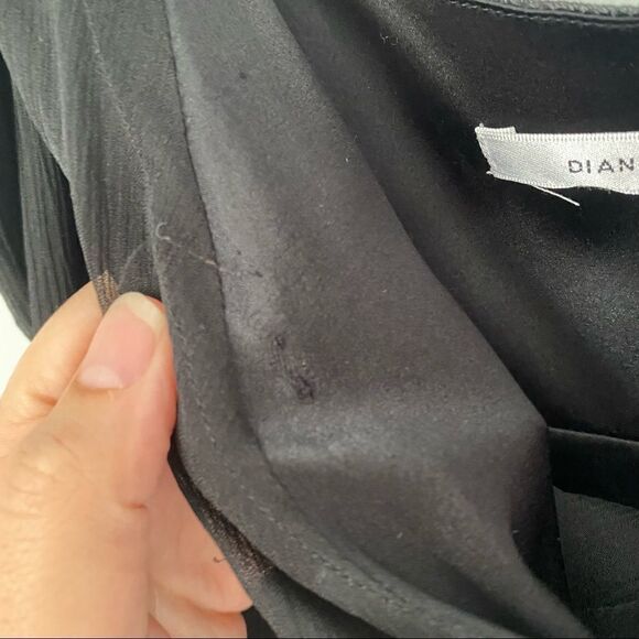 Diane Von Furstenber Women’s Flutter Sleeve V Neck Black Midi Silk Dress - Picture 3 of 5